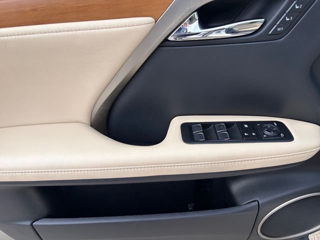Used 2022 White Lexus 450h image 10