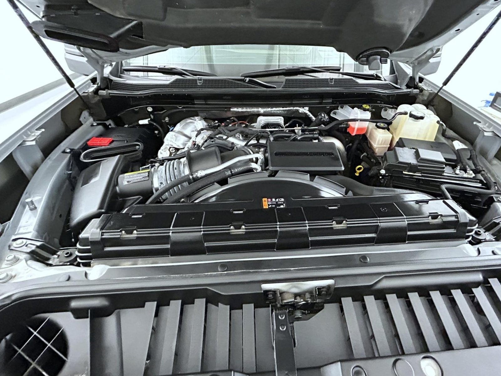 Used 2024 Gray Chevrolet ZR2 image 25