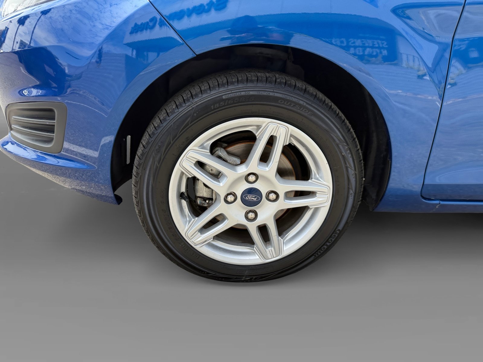 Used 2019 Lightning Blue Metallic Ford SE image 9