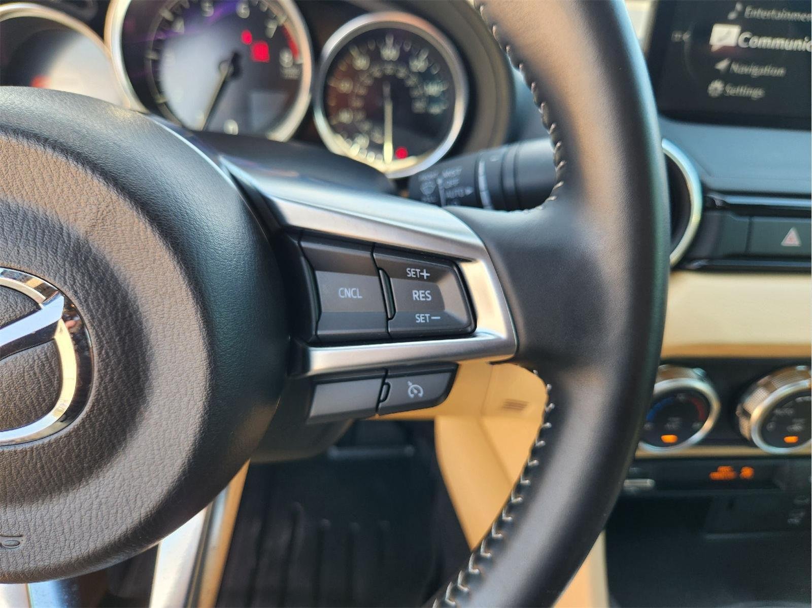 2025 Mazda MX-5 Miata RF photo 30 of 32