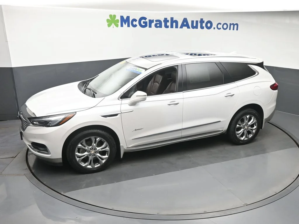 Used 2018 White Buick Avenir image 27