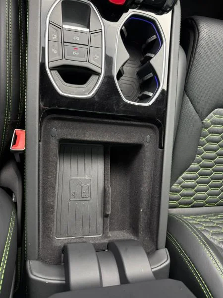 Used 2022  Lamborghini Sport Utility 4D image 52