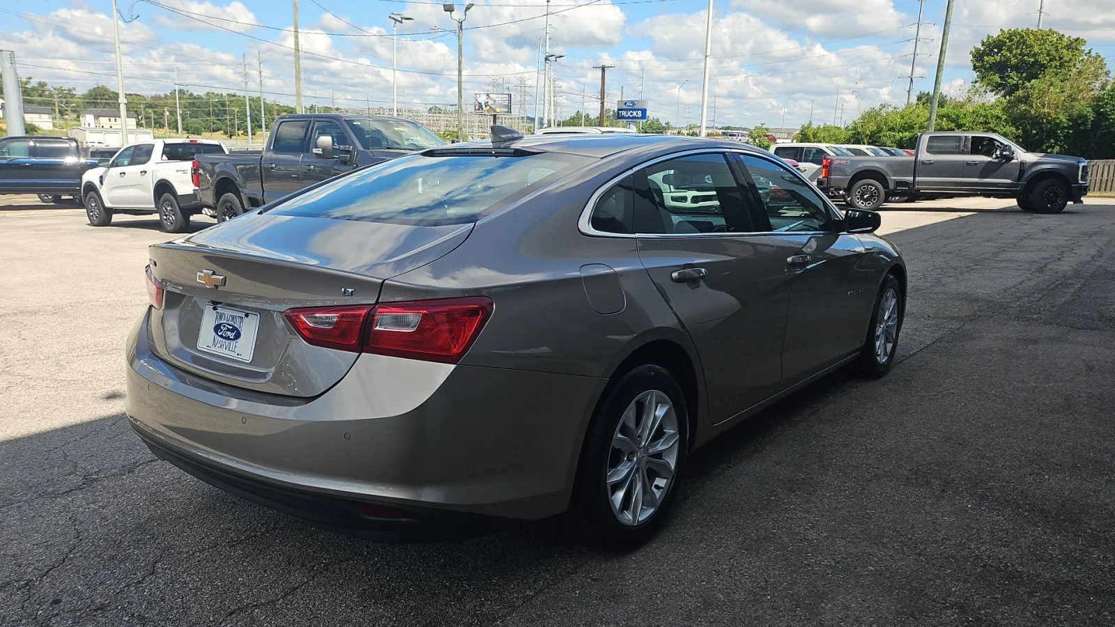 Used 2024 Gray Chevrolet LT image 5
