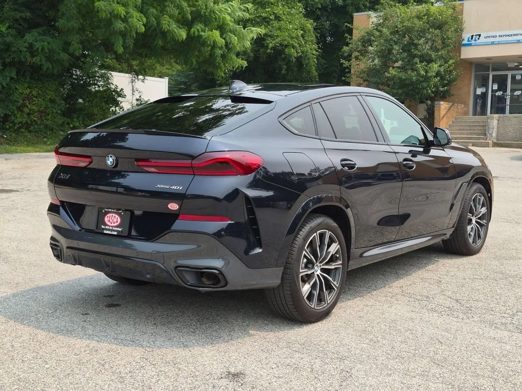 Used 2022 Black BMW xDrive40i image 3