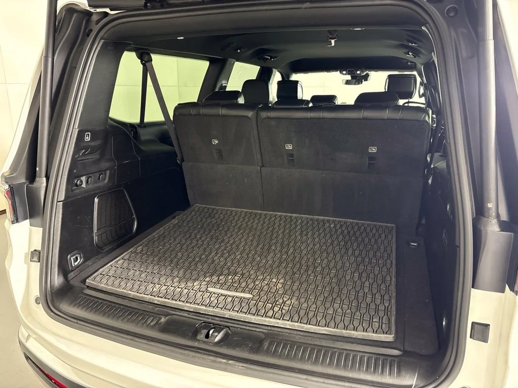 Used 2024 White Jeep Series II image 24