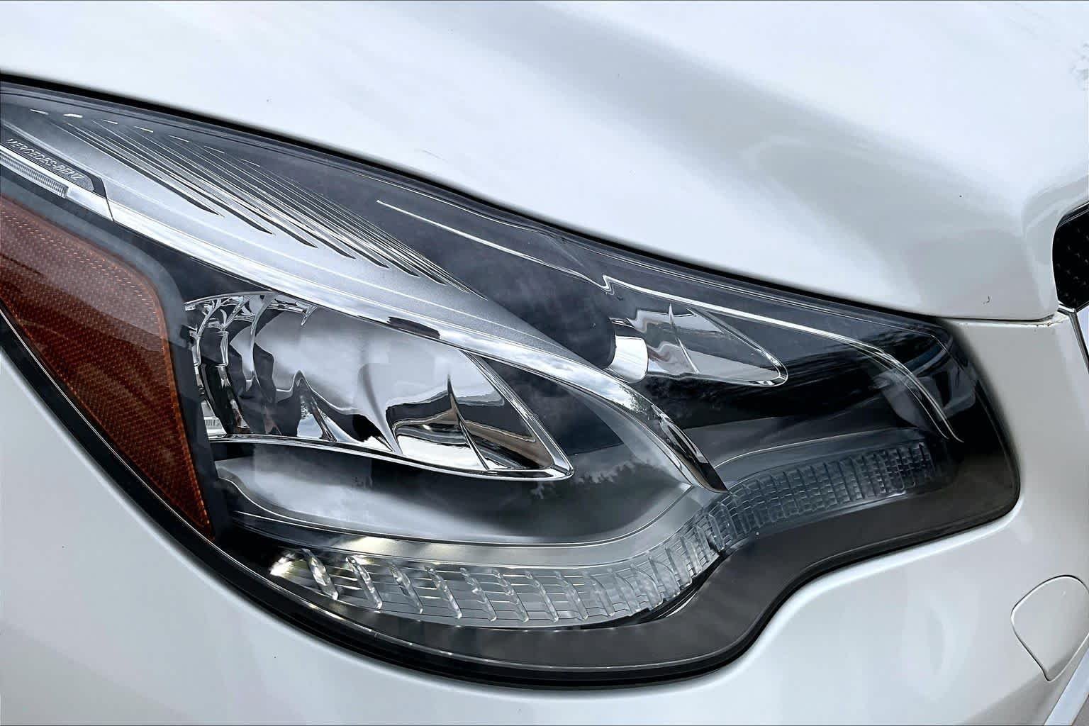 Used 2014 Diamond White Metallic Mercedes-Benz E 350 image 27