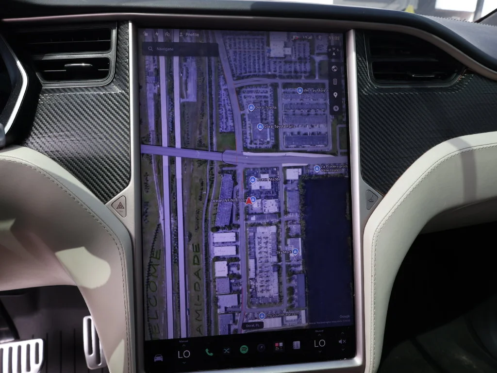 Used 2019 Red Tesla  image 29
