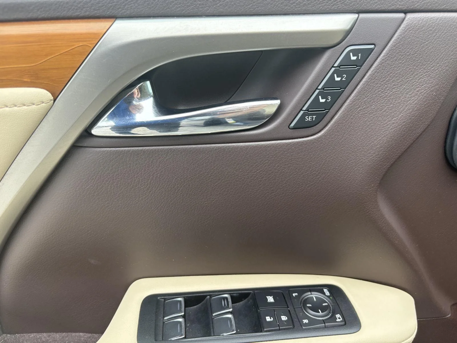 Used 2016  Lexus F Sport image 21