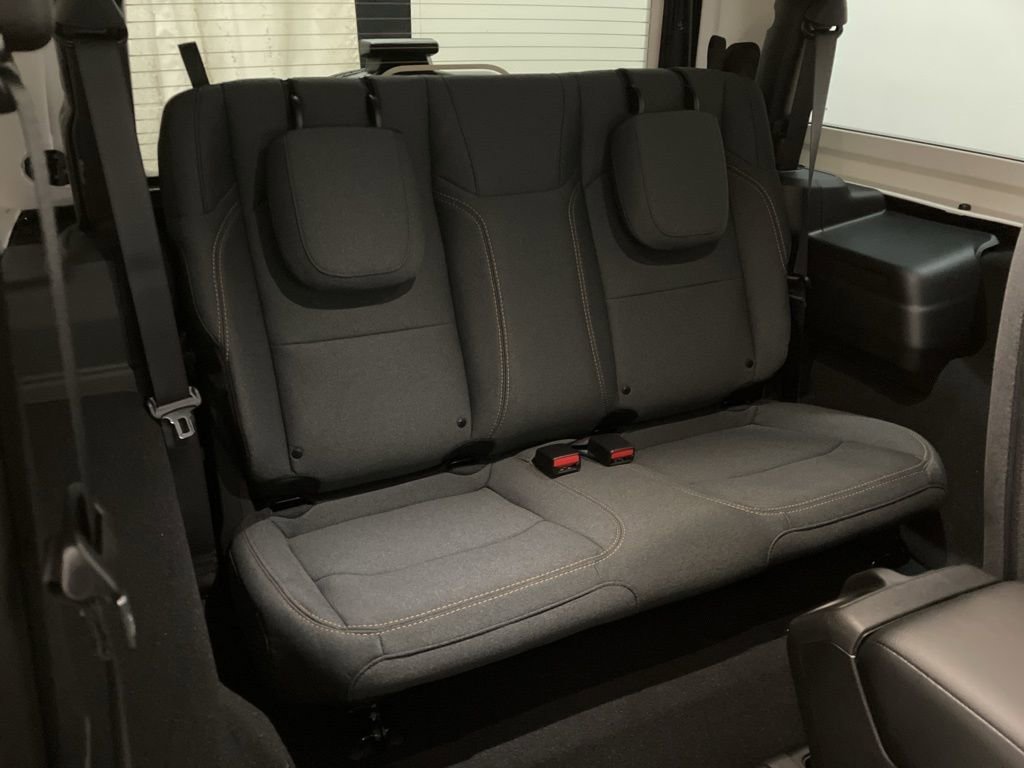 New 2026 Black Clear-Coat Exterior Paint Jeep Sport S image 9
