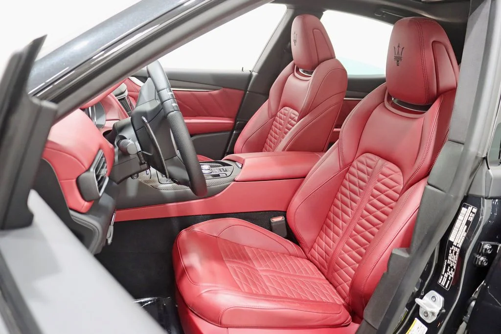 Used 2022 Black Maserati Modena image 26