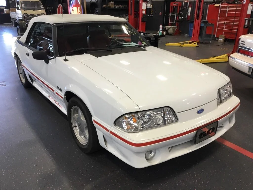 Used 1989 White Ford GT image 2