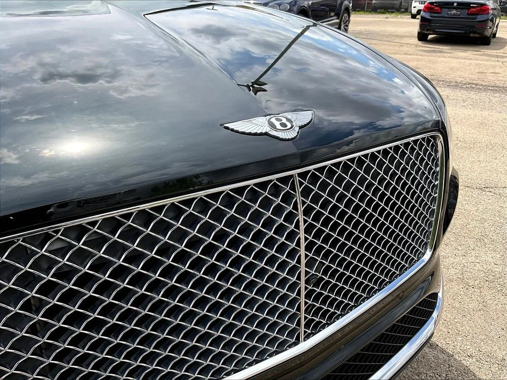 Used 2021 Midnight Emerald Bentley V8 image 33