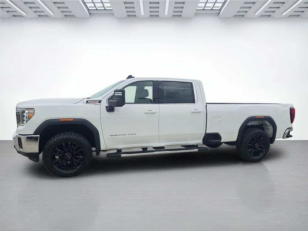 Used 2023 White GMC SLE image 6