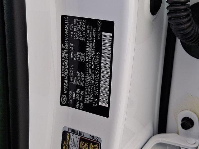 New 2027 White Hyundai SE FWD image 25