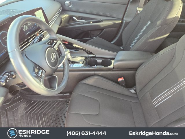 Used 2025 Red Hyundai SEL Convenience image 13