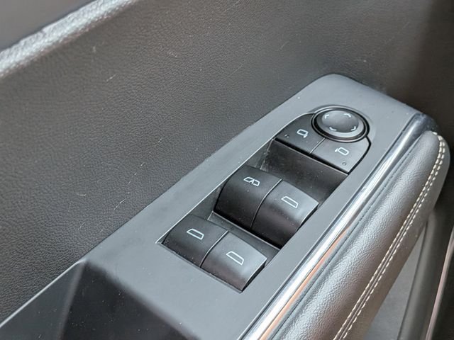 Used 2025 Silver GMC Elevation image 23