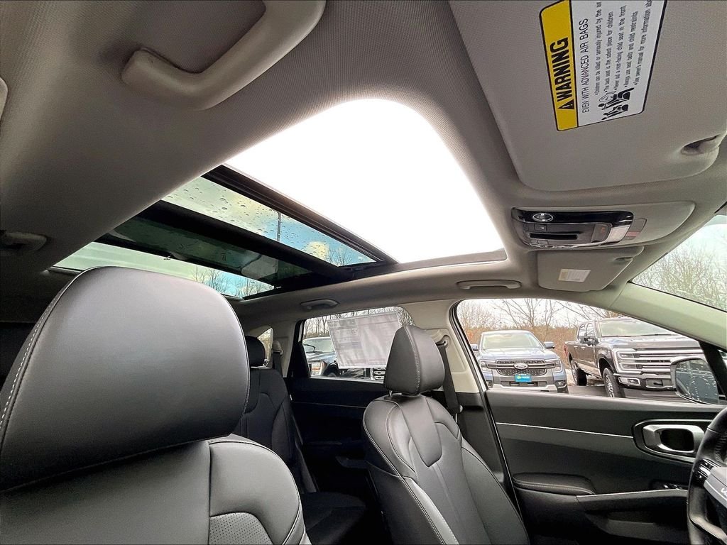New 2026 Glacial White Pearl Kia S image 15