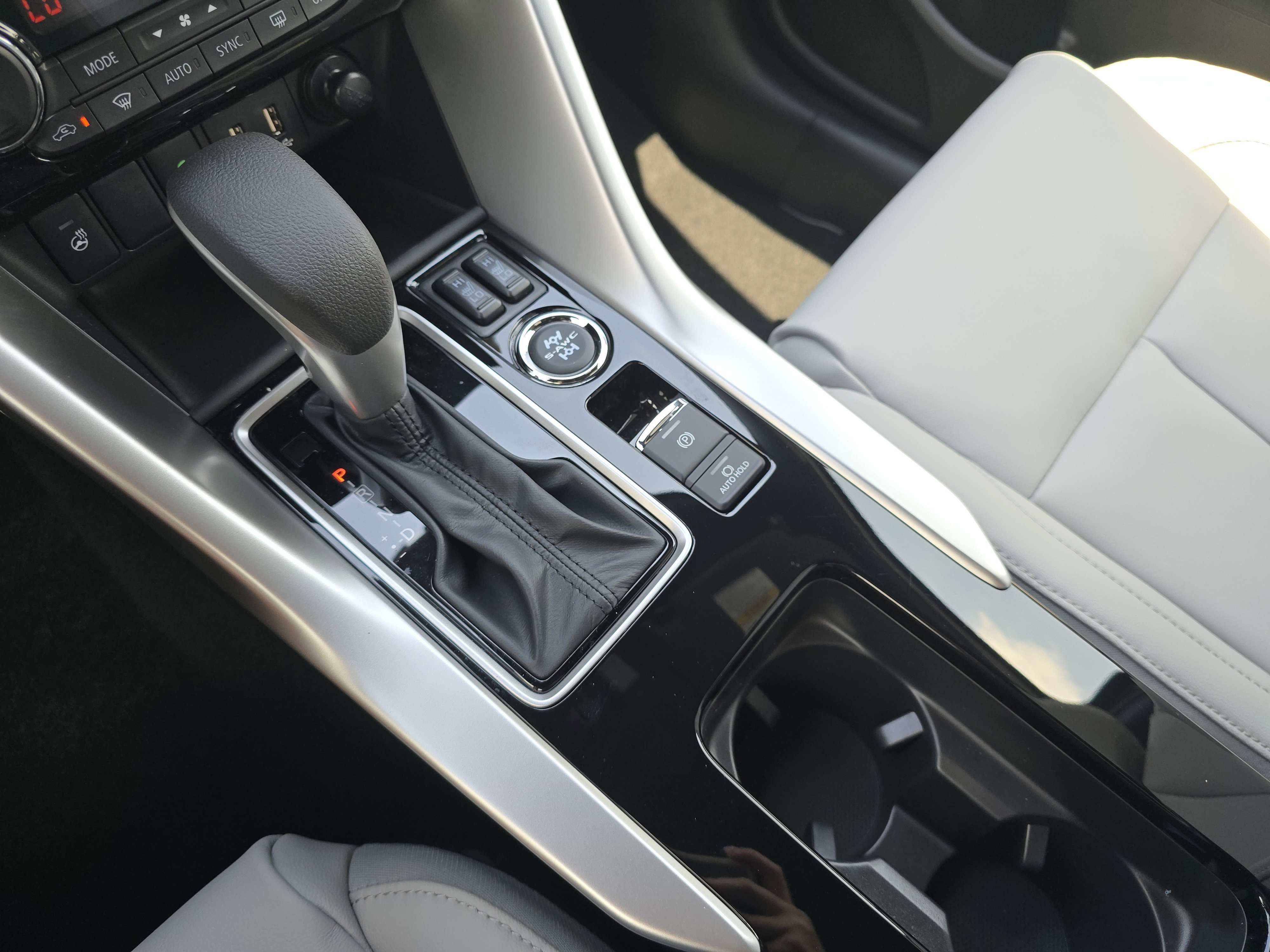 2025 Mitsubishi Eclipse Cross SEL - Photo 17