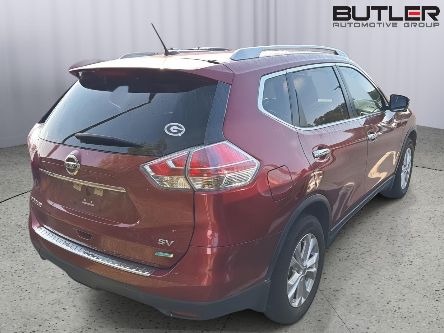 Used 2014 Cayenne Red Nissan SV image 8