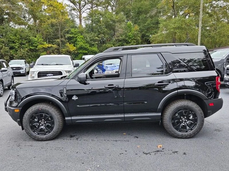 New 2025 Shadow Black Ford Outer Banks® image 5