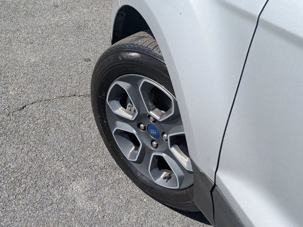 Used 2021  Ford S image 9