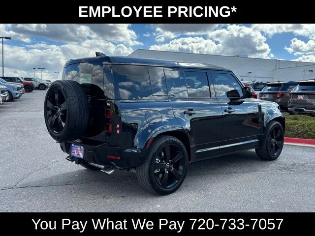 Used 2025 Black Land Rover X-Dynamic SE image 5