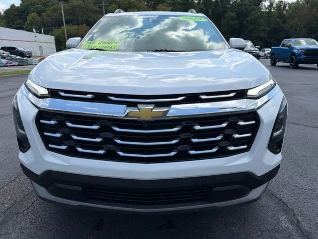 Used 2025 Summit White Chevrolet LT image 7