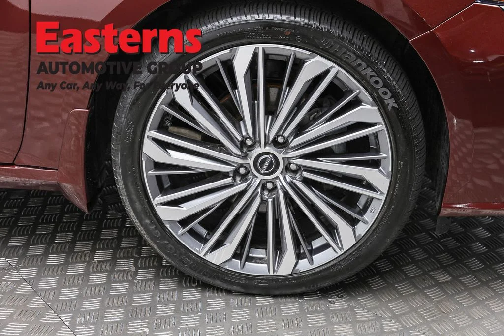 Used 2024 Red Nissan 2.5 SL image 31