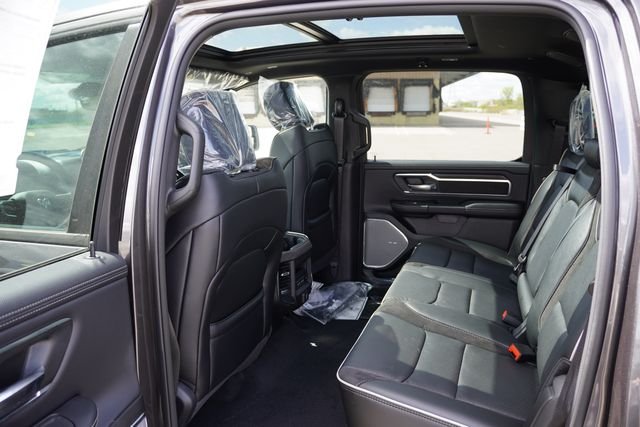New 2026 Granite Crystal Metallic Clear-Coat Exterior Paint RAM Laramie image 12