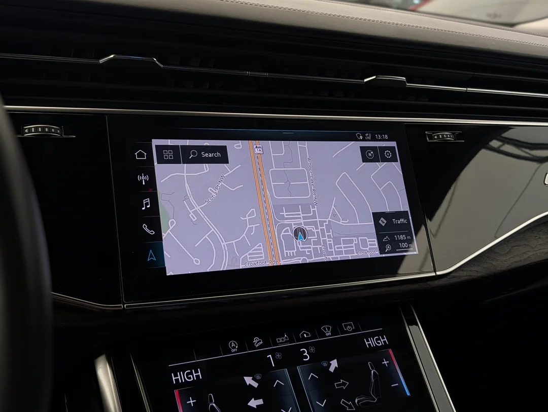 Used 2019  Audi Technik - S-Line - Leather - Sunroof - HUD - Healed/Ventilated Seats image 22