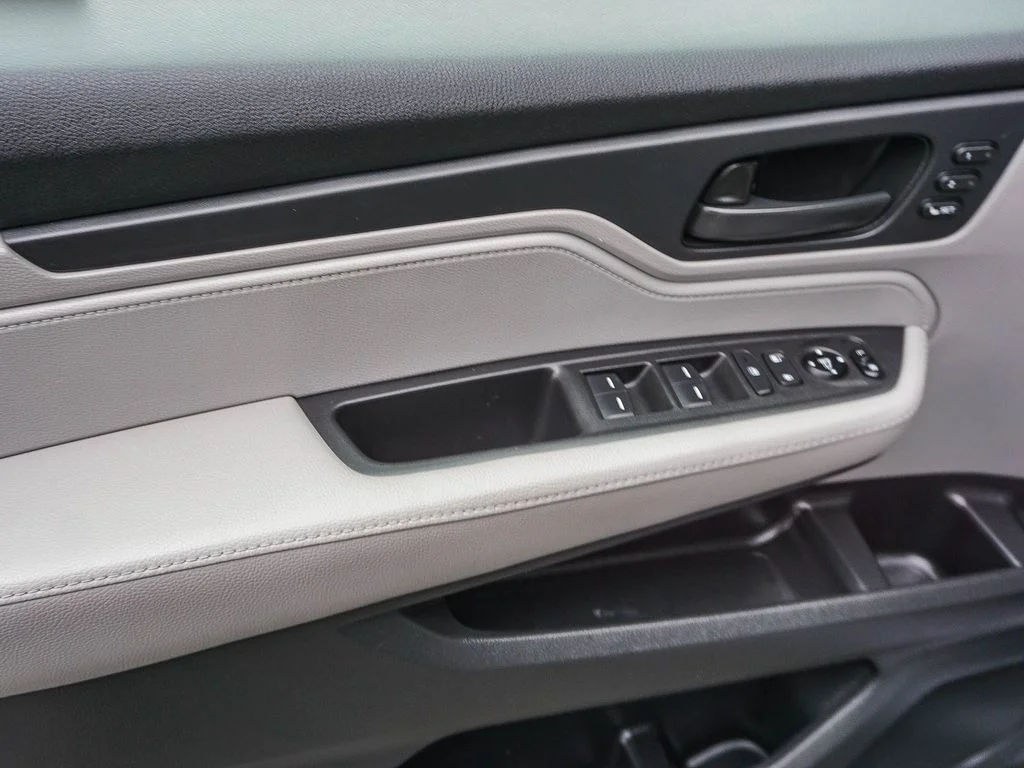 Used 2018 Gray Honda EX-L image 19