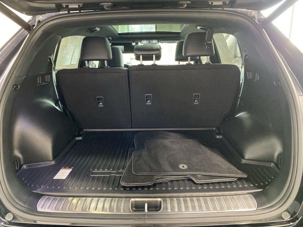 Used 2021 Black Cherry Kia SX image 14