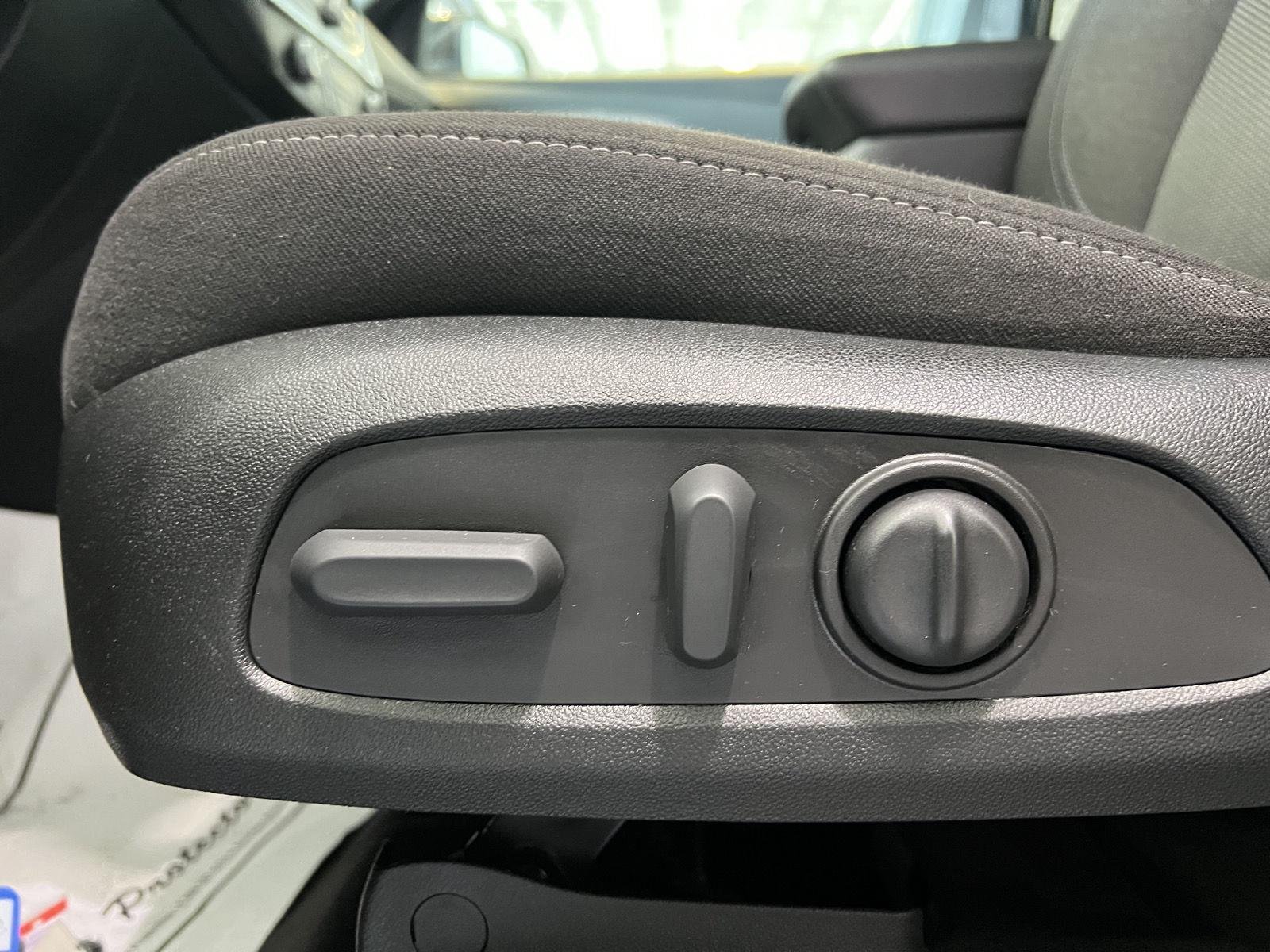 Used 2023 Mosaic Black Metallic Chevrolet LT Cloth image 16