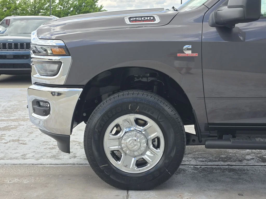 New 2026 Granite Crystal Metallic Clearcoat Ram Tradesman image 5