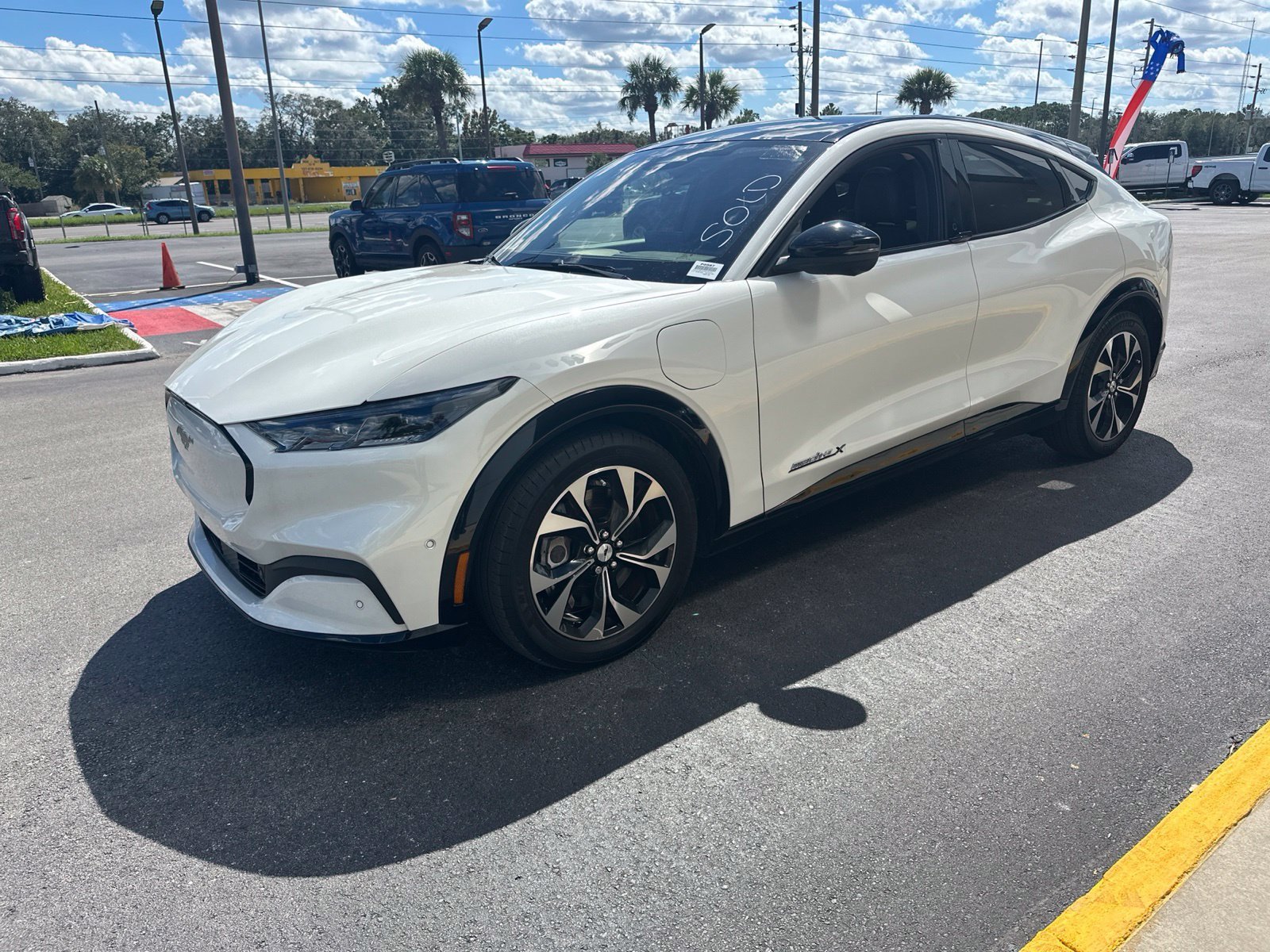 Used 2023 White Metallic Ford Premium image 7