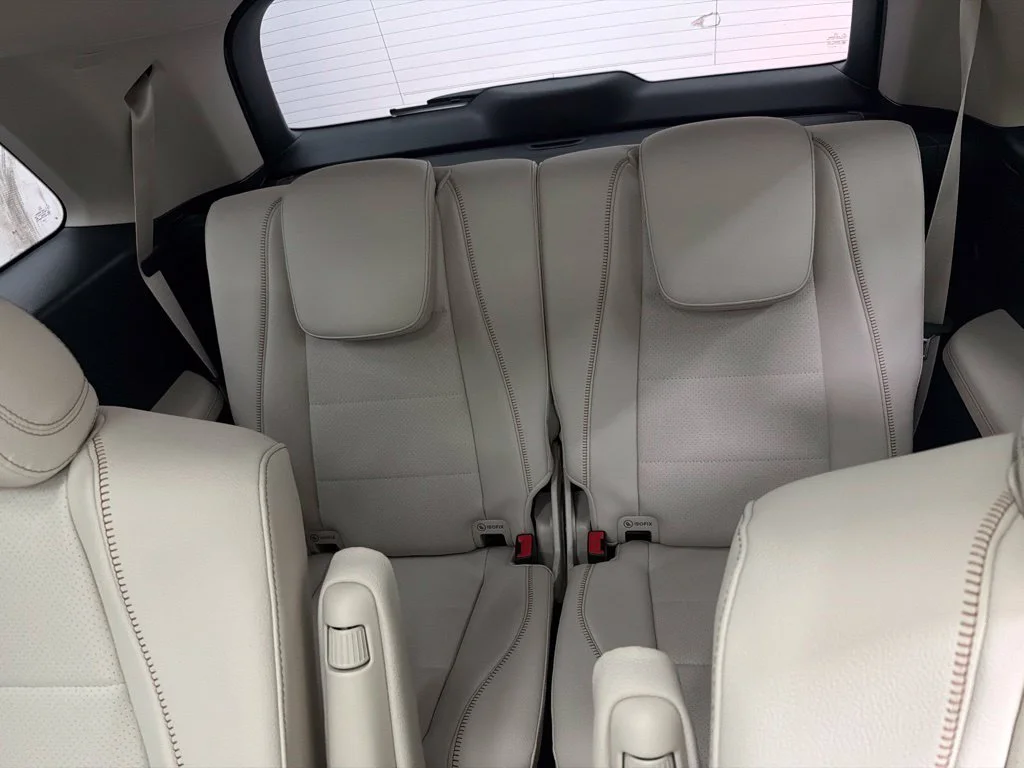 New 2027 White Mercedes-Benz GLS 450 image 24