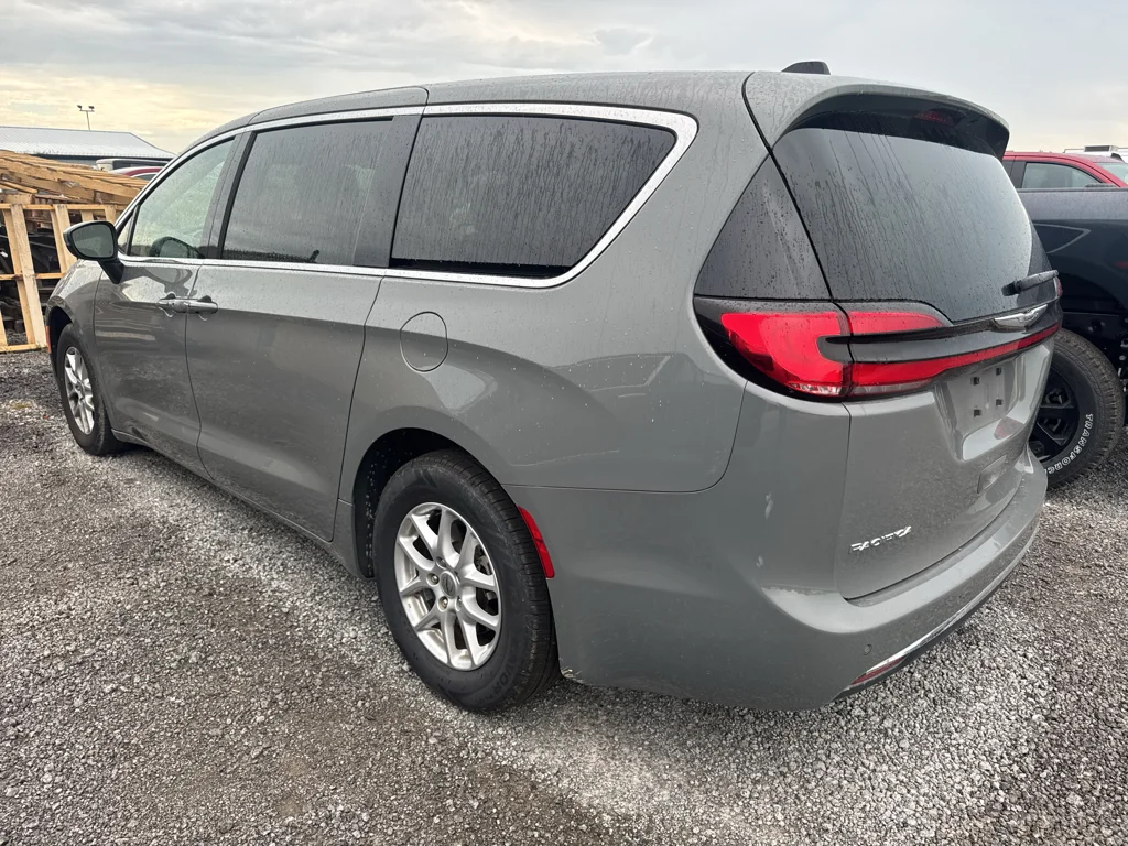 Used 2023 Ceramic Gray Clearcoat Chrysler Touring L image 7