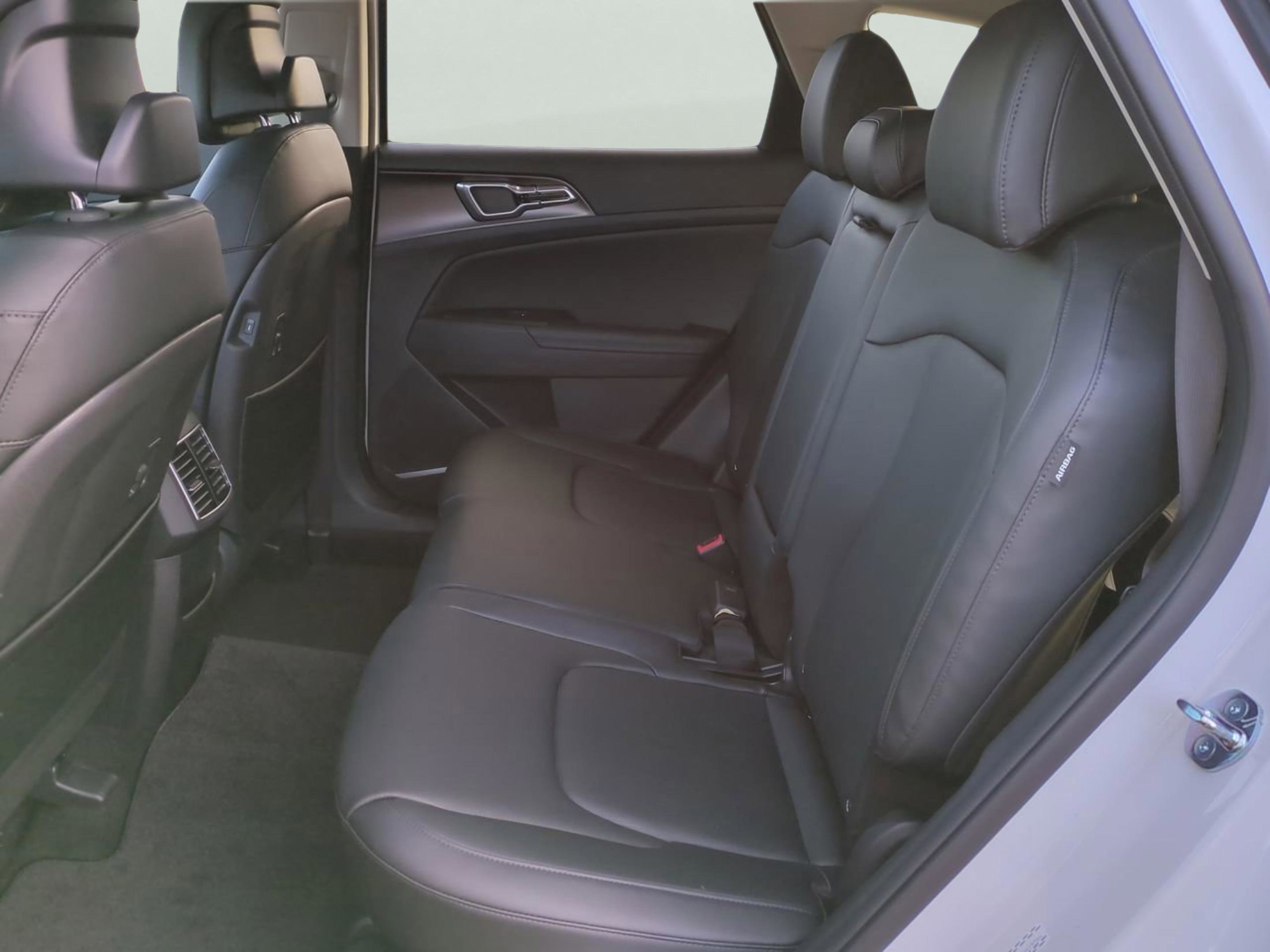 New 2026 Glacial White Pearl Kia EX image 16
