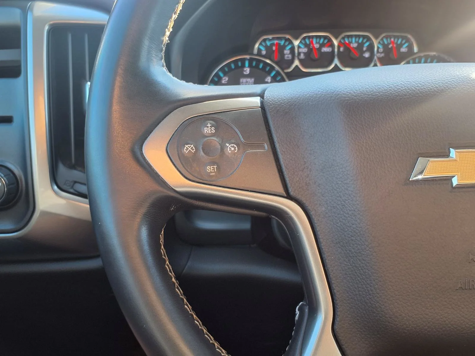 Used 2017 White Chevrolet LT image 18