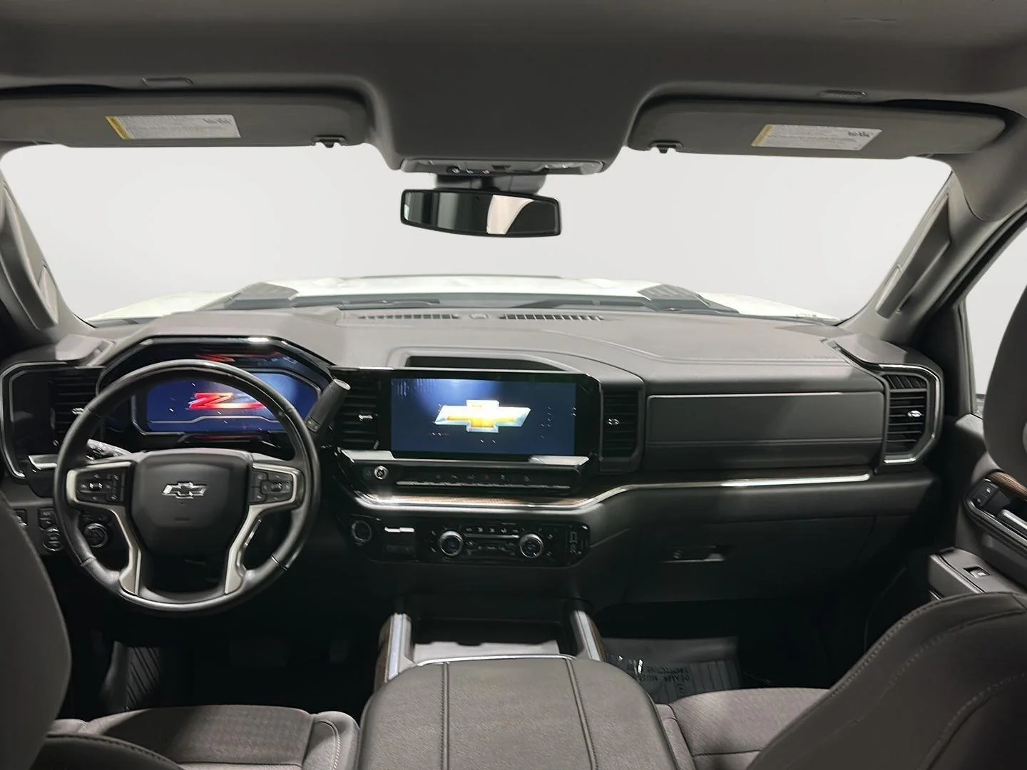 Used 2025 Summit White Chevrolet LT image 21
