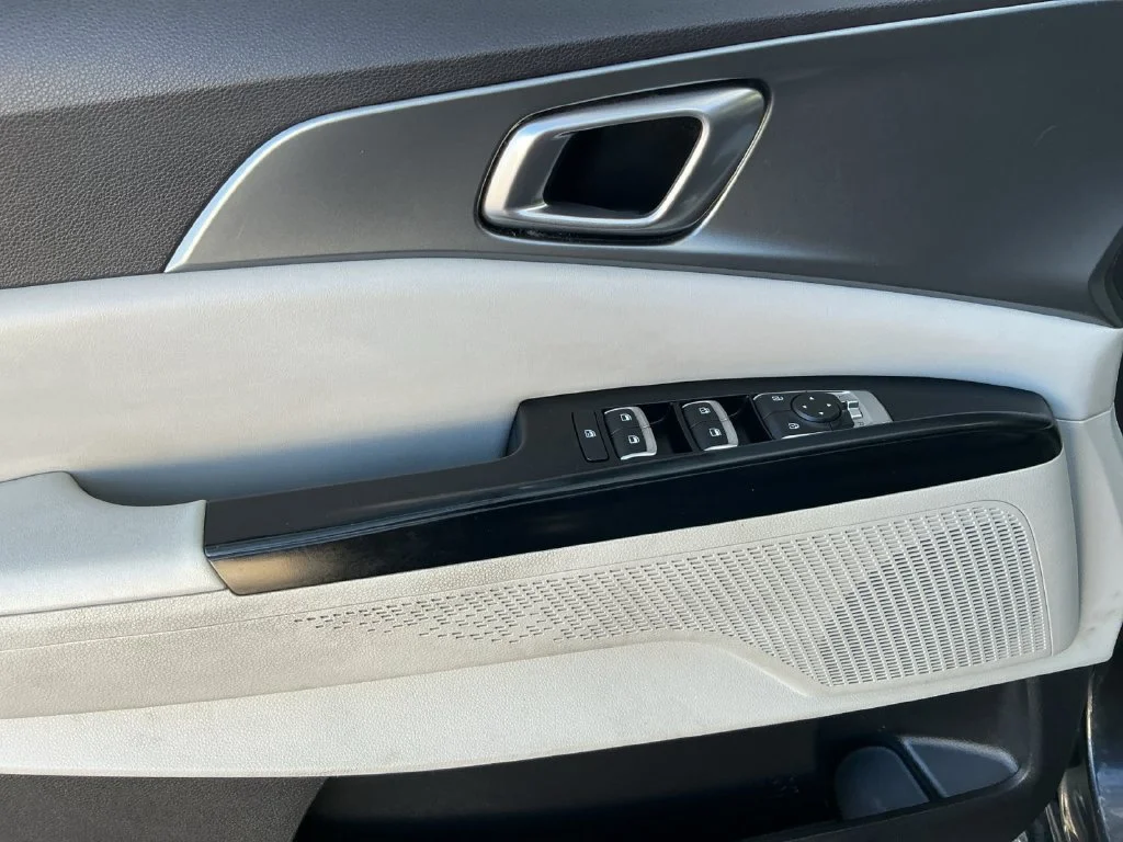 Used 2022 Gray Kia LXS image 14