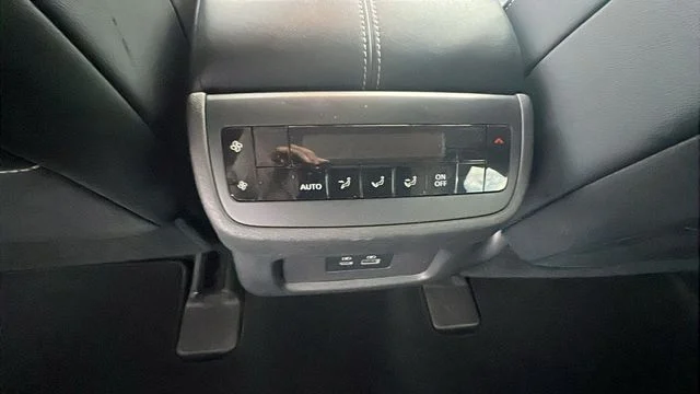 Used 2022 Brown Nissan SL image 17