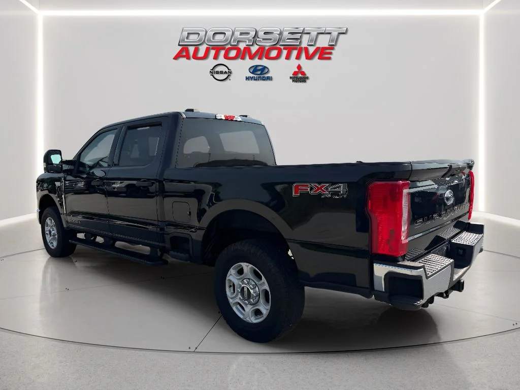 Used 2025 Agate Black Metallic Ford XLT image 8