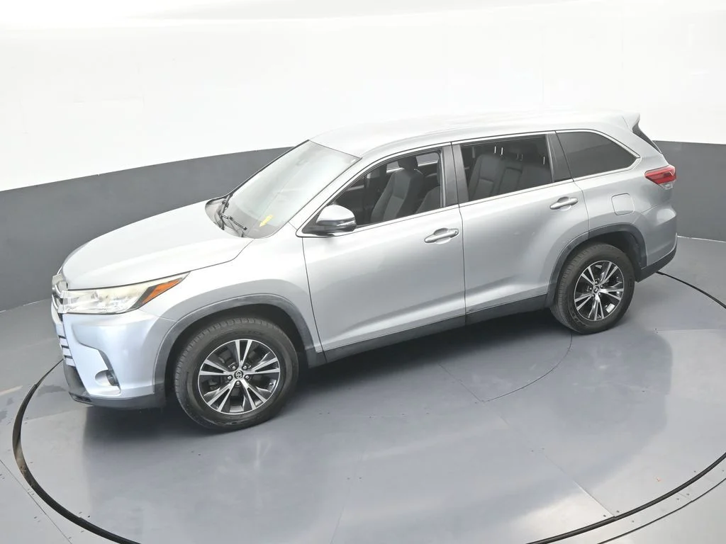 Used 2019 Celestial Silver Metallic Toyota LE image 44