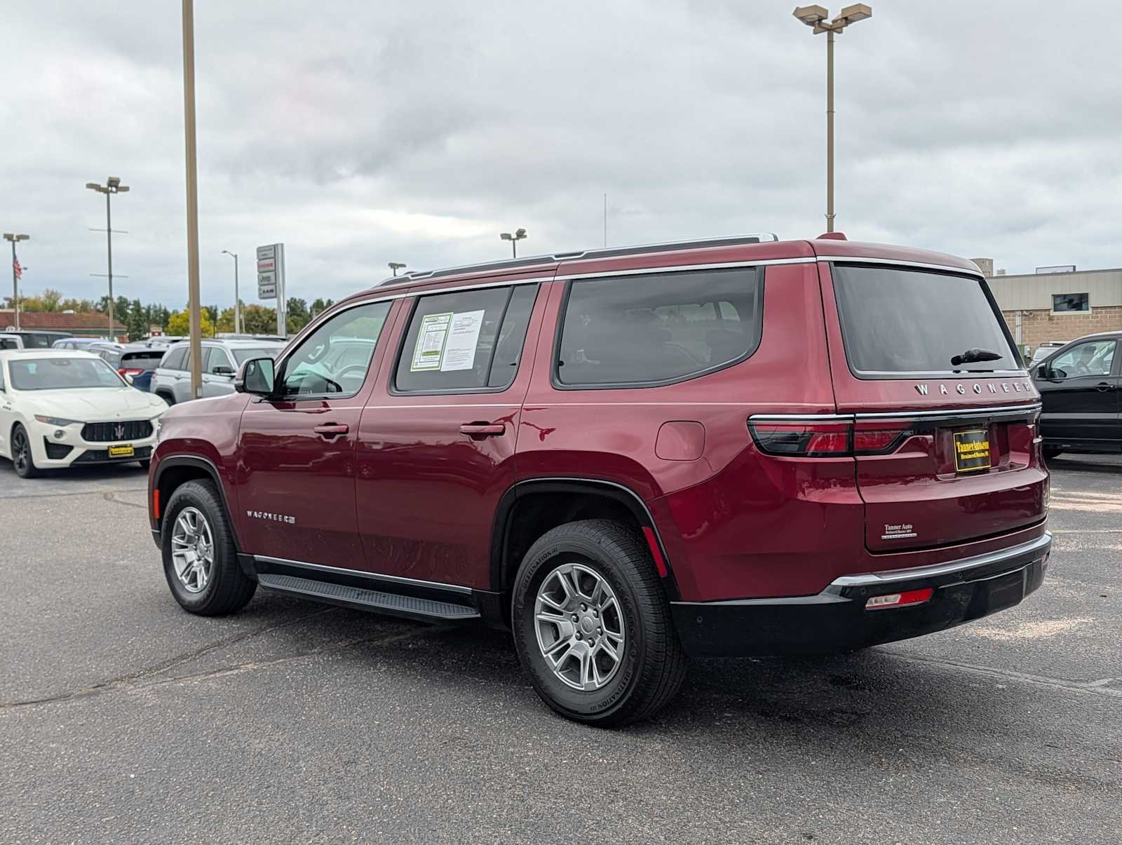 Used 2022 Velvet Red Pearlcoat Jeep Series I image 5