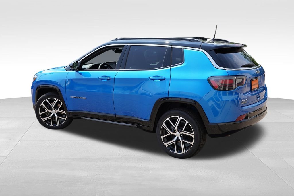 Certified Used 2024 Hydro Blue Pearlcoat Jeep Limited image 8