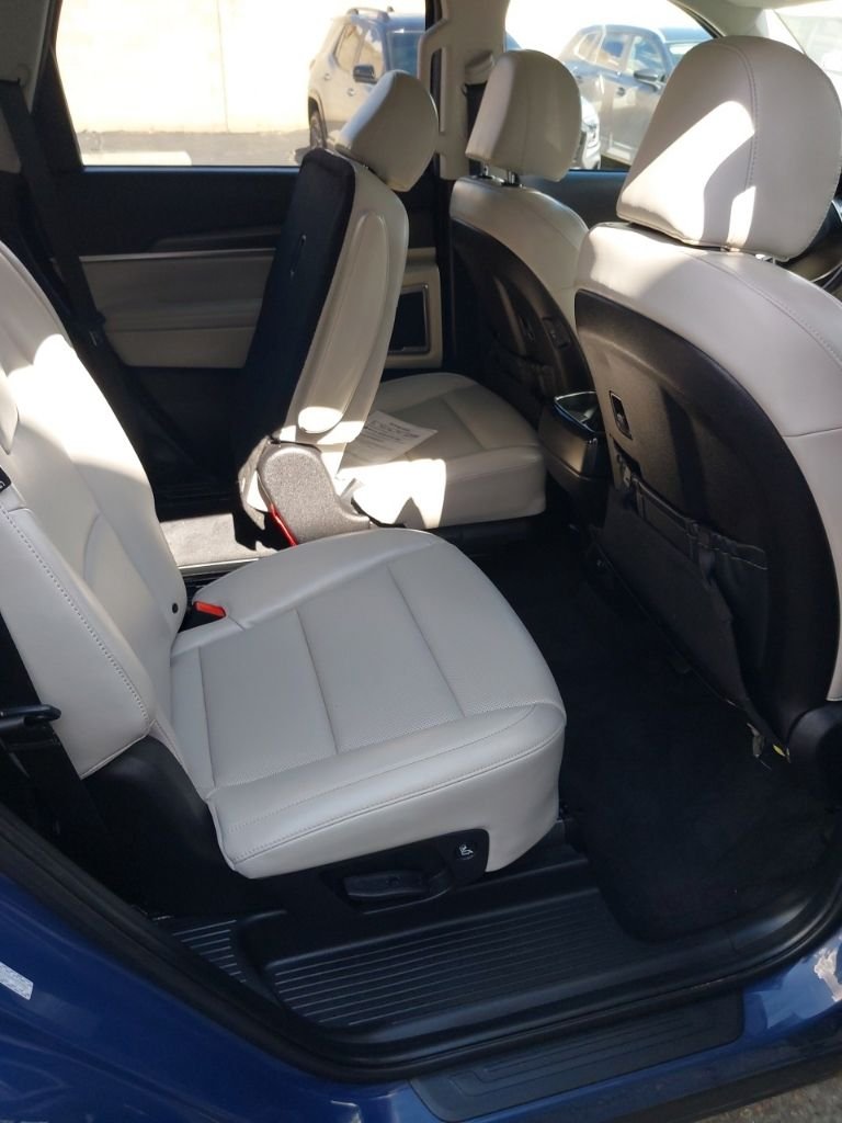 Used 2025 Black Kia S image 9