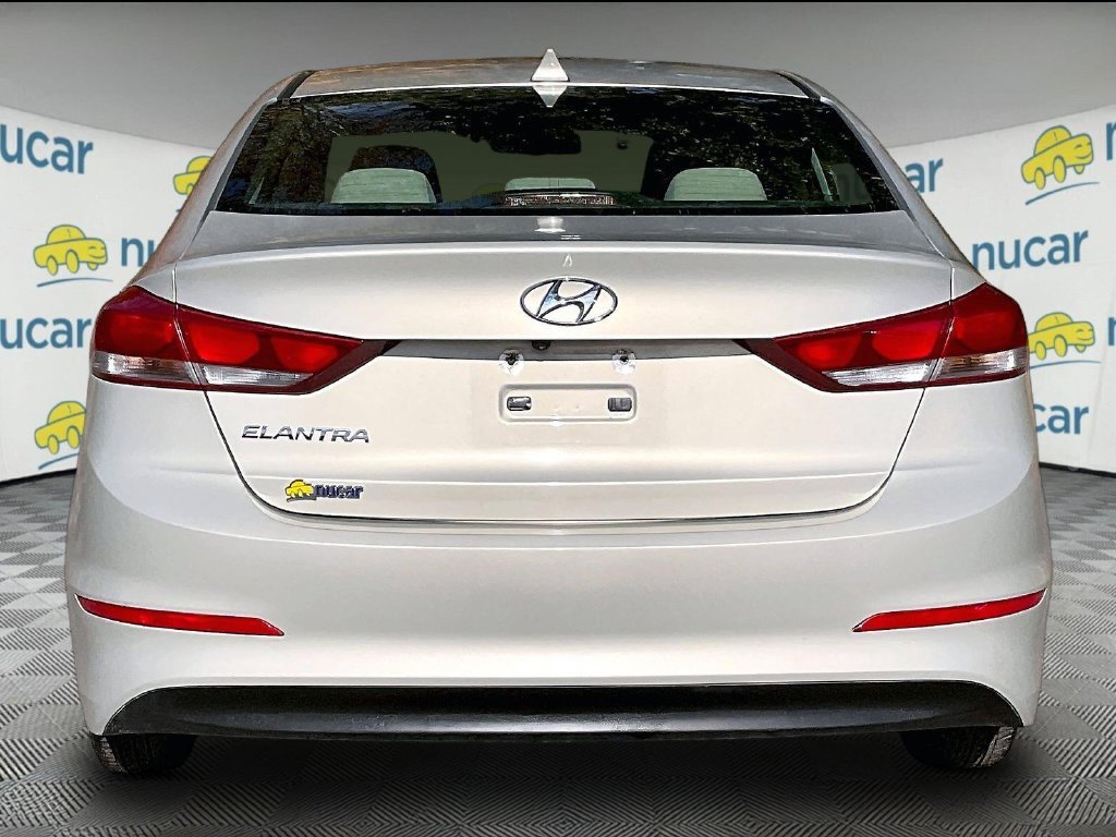 Used 2017 Beige Hyundai SE image 5
