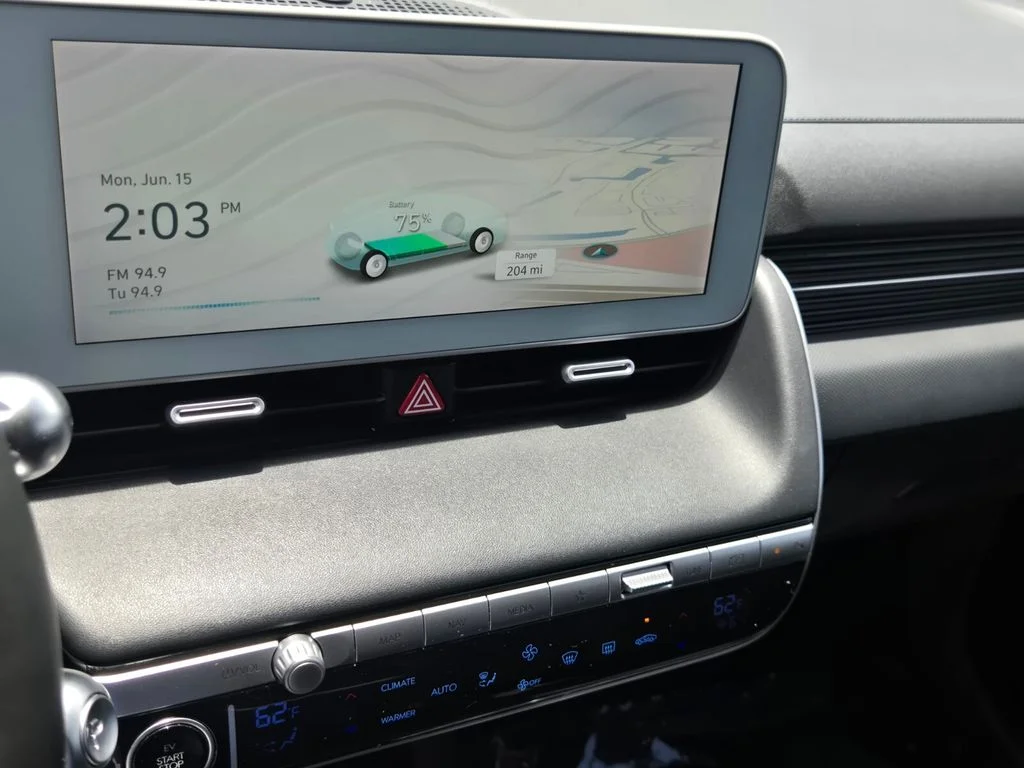 Used 2023 White Hyundai Limited image 20