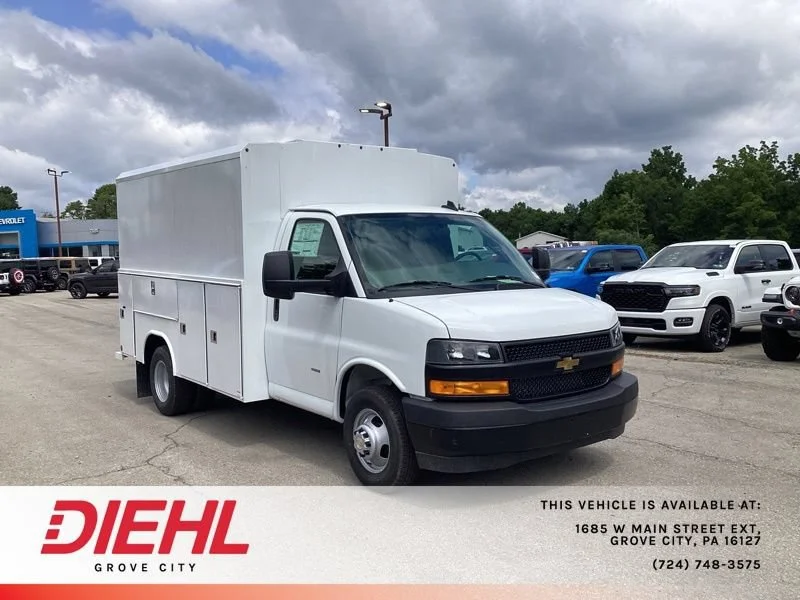 2026 Chevrolet Express Cutaway Base